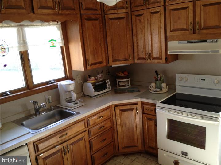 228 Ivy Road Edgewater Park, NJ 08010 - Photo 10 of 21 Kitchen