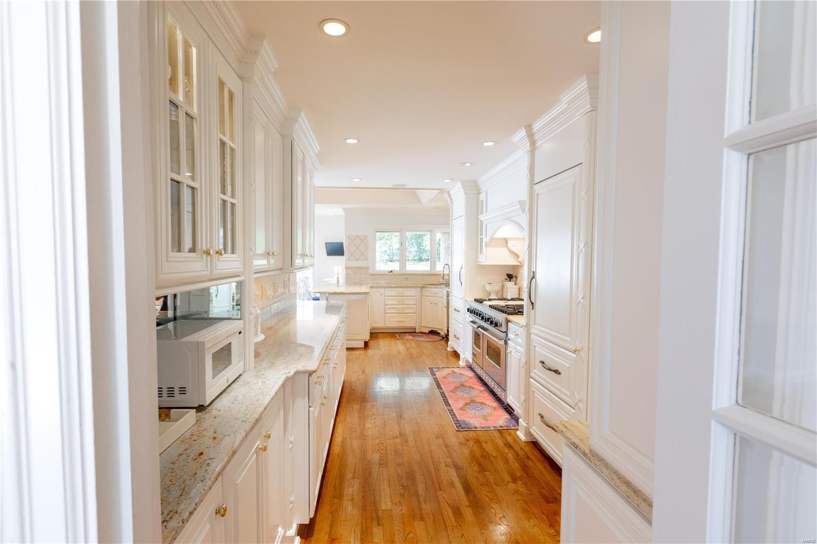 13 Countryside Lane St. Louis, MO 63131 - Photo 11 of 42