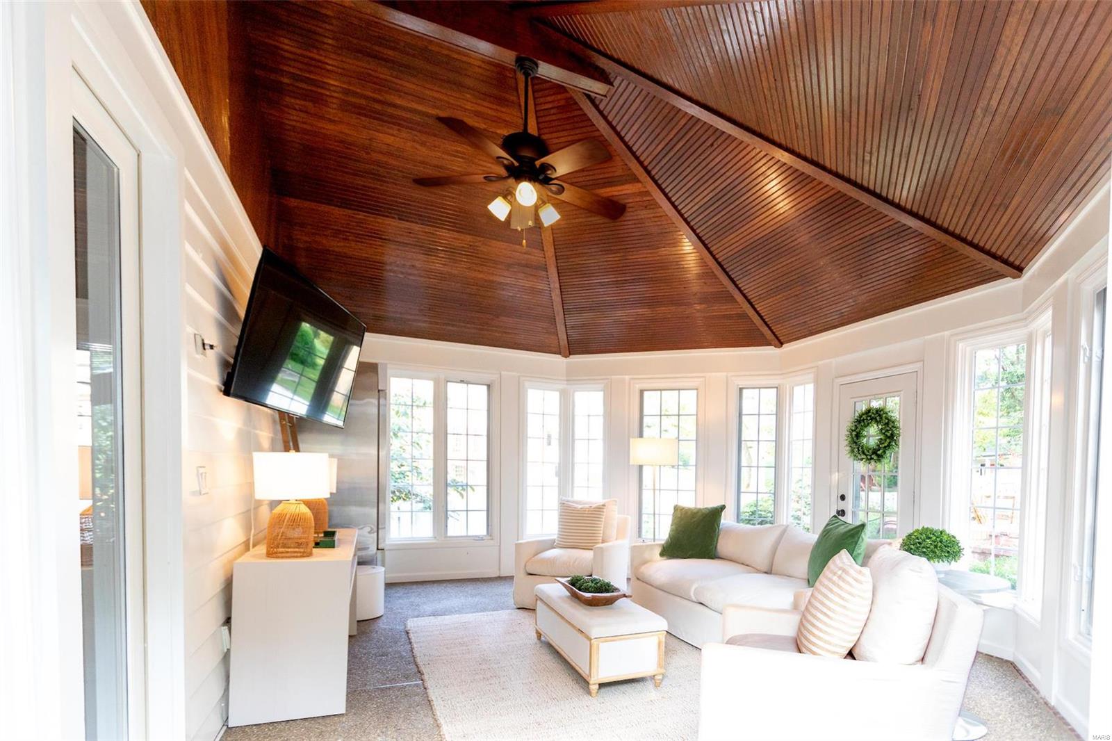 13 Countryside Lane St. Louis, MO 63131 - Photo 25 of 42