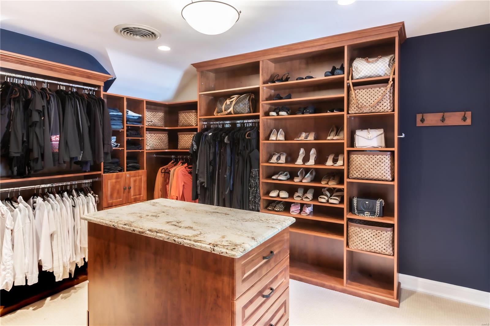 13 Countryside Lane St. Louis, MO 63131 - Photo 32 of 42