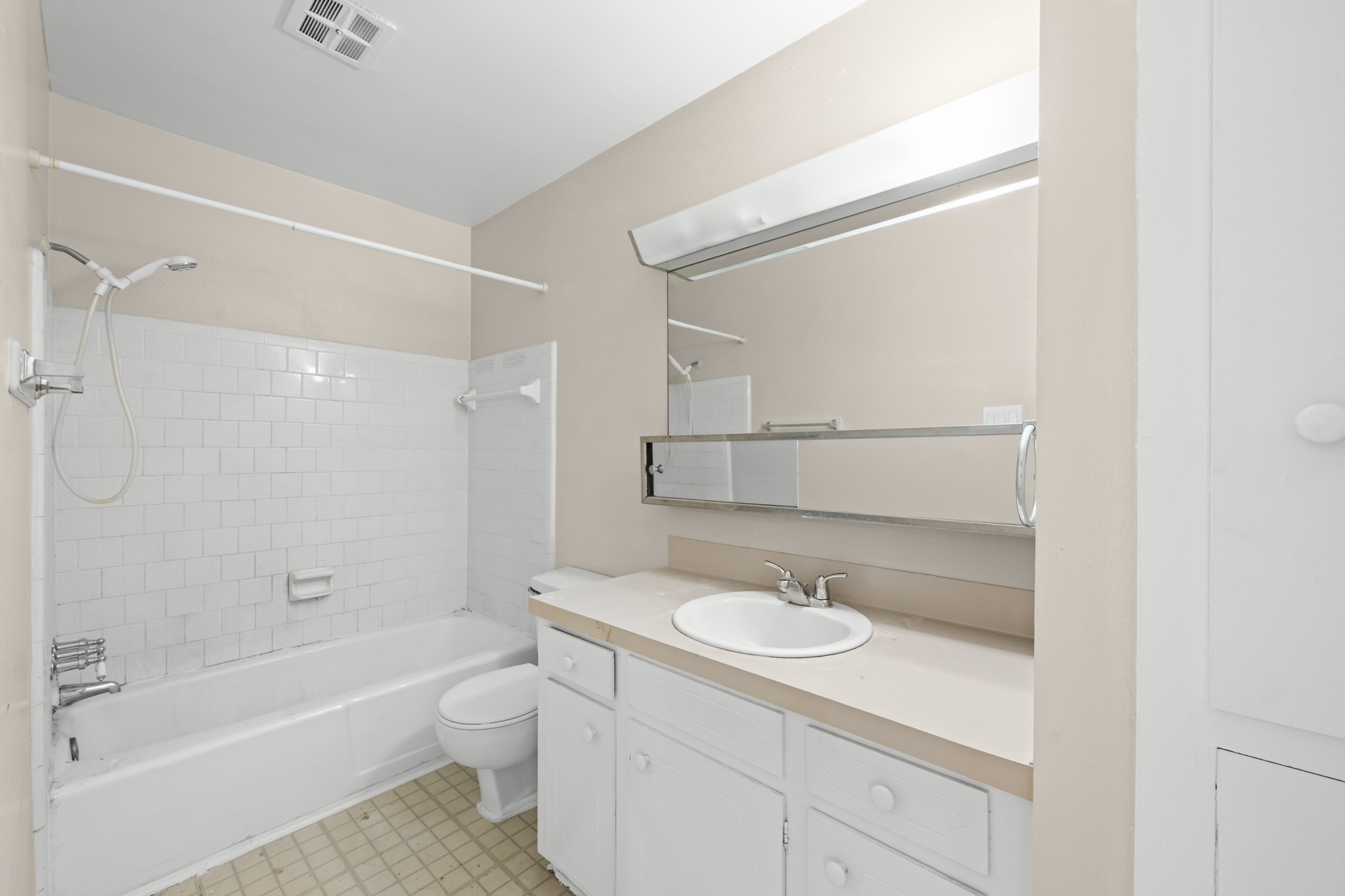2012 Brun Street, Unit E Houston, TX 77019 - Photo 13 of 19