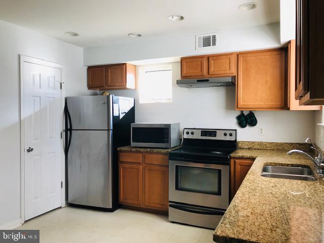5011 Benning Road Southeast Washington, DC 20019 - Photo 5 of 25 Gallery Image 5