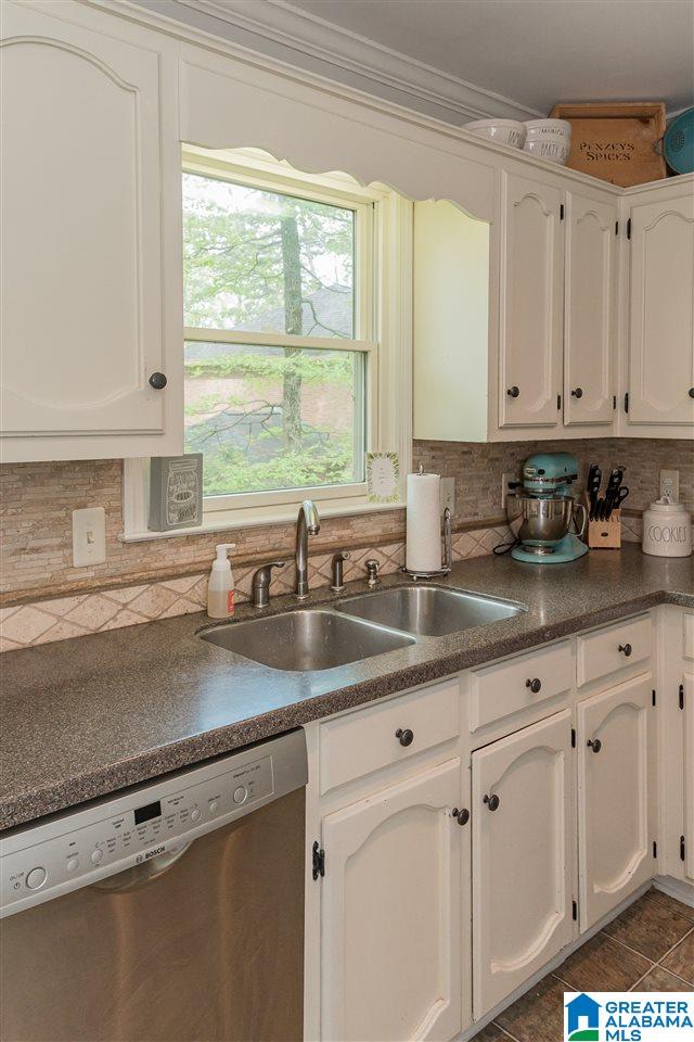 812 Mockernut Road Birmingham, AL 35244 - Photo 15 of 49