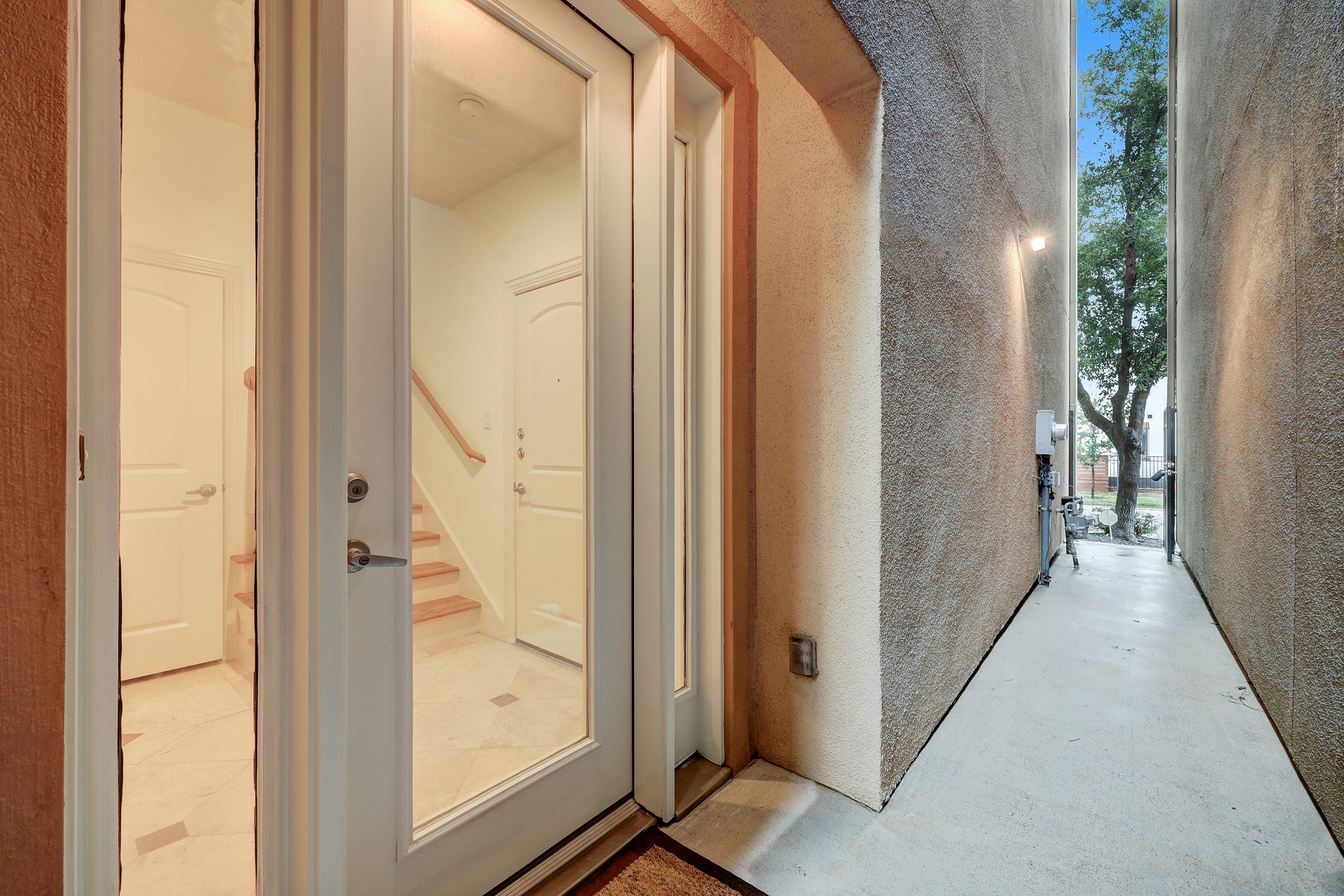 1805 Arbor Street Houston, TX 77004 - Photo 5 of 25 a view of a bathroom