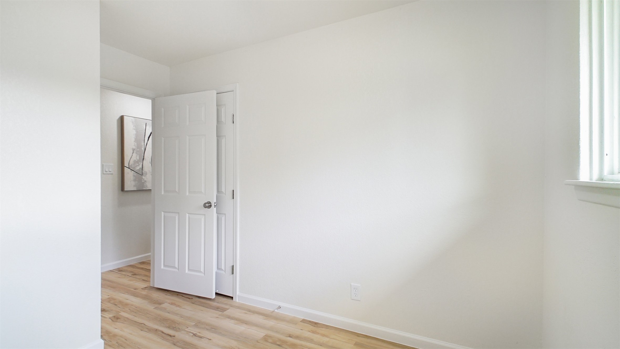 3513 Tanglebriar Drive Pasadena, TX 77503 - Photo 13 of 21 a view of entryway with wooden floor