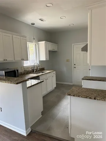 $2,500 | 5304 Starflower Drive, Charlotte, NC 28215