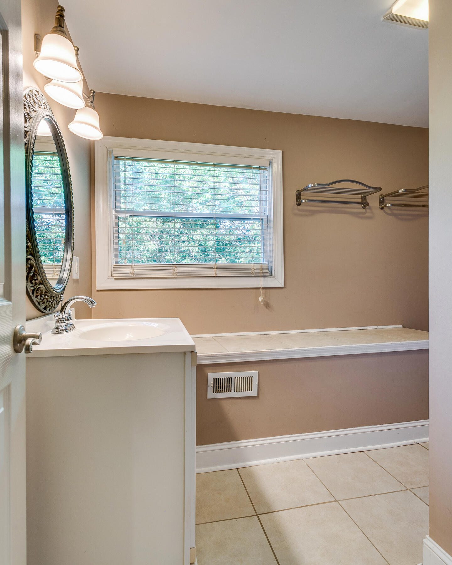 217 Gray Station Road Gray, TN 37615 - Photo 26 of 43 028