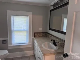 $1,400 | 661 South Grove Street, Lincolnton, NC 28092