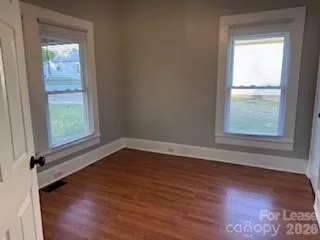 $1,400 | 661 South Grove Street, Lincolnton, NC 28092