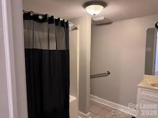 $1,400 | 661 South Grove Street, Lincolnton, NC 28092