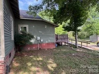 $1,400 | 661 South Grove Street, Lincolnton, NC 28092