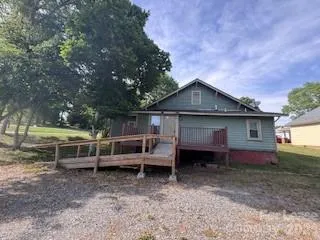 $1,400 | 661 South Grove Street, Lincolnton, NC 28092