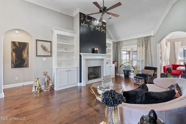 $530,500 | 2123 College Road, Southaven, MS 38672