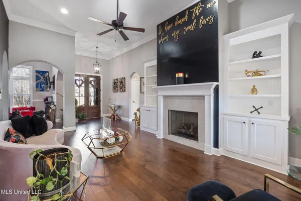 $530,500 | 2123 College Road, Southaven, MS 38672