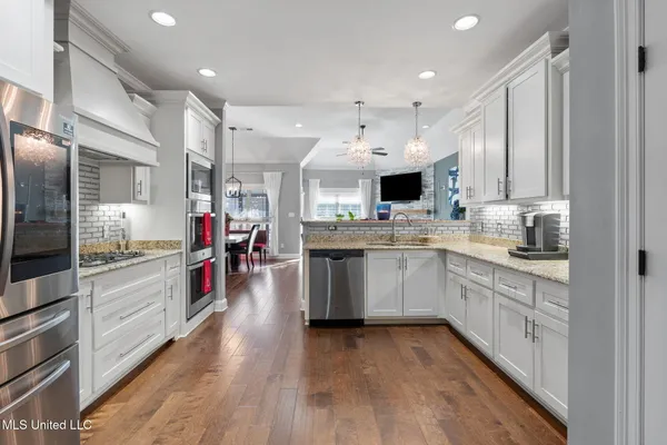 $530,500 | 2123 College Road, Southaven, MS 38672