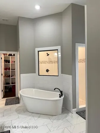 $530,500 | 2123 College Road, Southaven, MS 38672