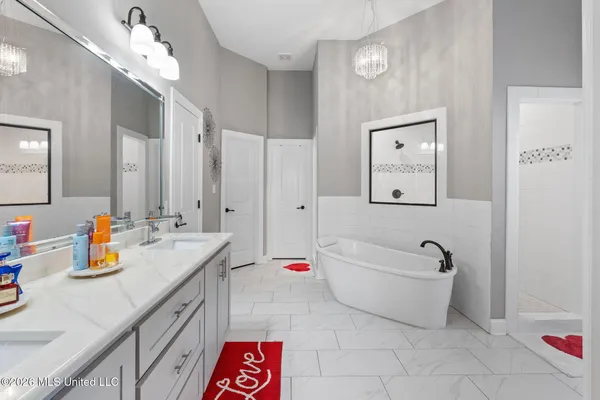$530,500 | 2123 College Road, Southaven, MS 38672