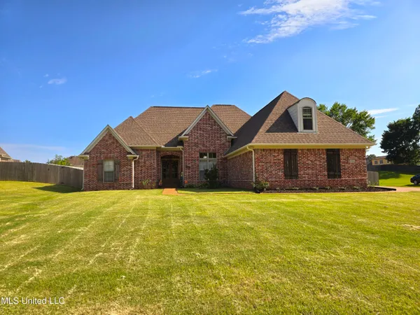 $530,500 | 2123 College Road, Southaven, MS 38672