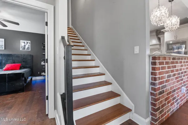 $530,500 | 2123 College Road, Southaven, MS 38672