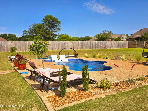 $530,500 | 2123 College Road, Southaven, MS 38672