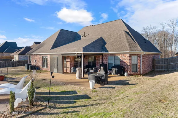 $530,500 | 2123 College Road, Southaven, MS 38672
