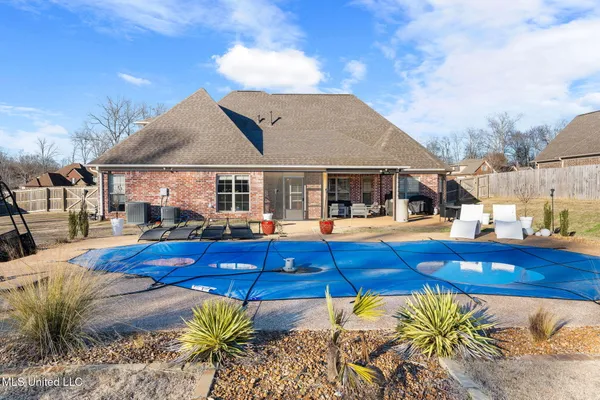 $530,500 | 2123 College Road, Southaven, MS 38672