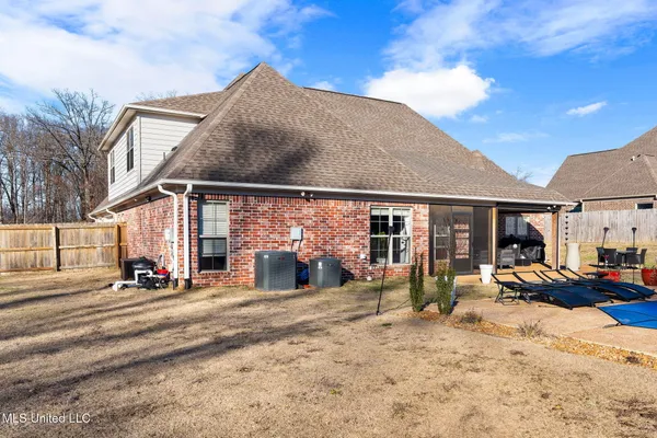 $530,500 | 2123 College Road, Southaven, MS 38672