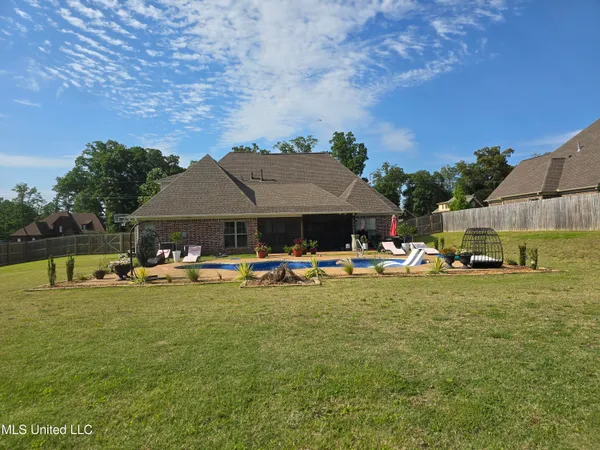 $530,500 | 2123 College Road, Southaven, MS 38672