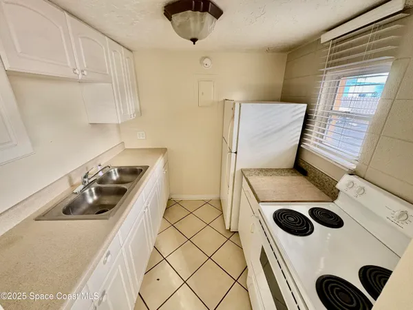 $1,300 | 801 South Brevard Avenue, Unit F, Cocoa Beach, FL 32931