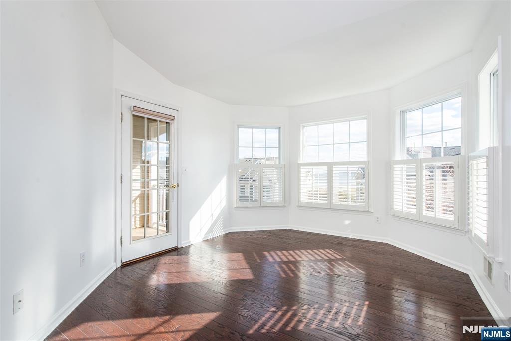 43 South Shore Drive, Unit 81 South Amboy, NJ 08879 - Photo 20 of 30 a view of an empty room with a window
