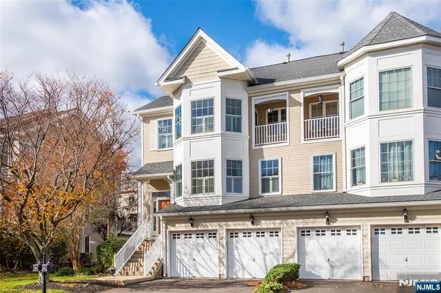 $4,300 | 43 South Shore Drive, Unit 81, South Amboy, NJ 08879