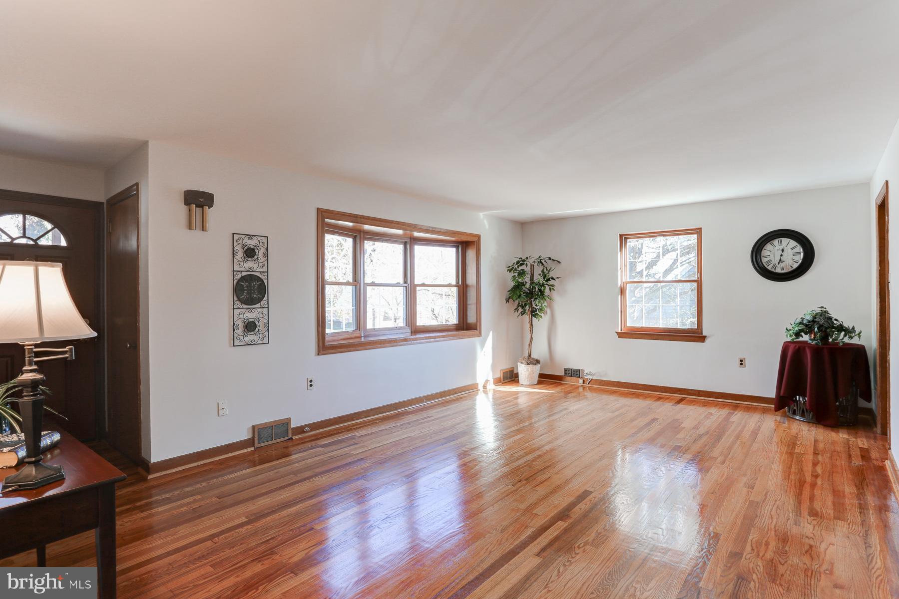 630 Lenker Road Harrisburg, PA 17111 - Photo 3 of 27 Gallery Image 3