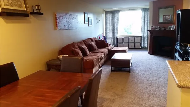 $2,400 | 12720 Burbank Boulevard, Unit 311, Valley Village, CA 91607