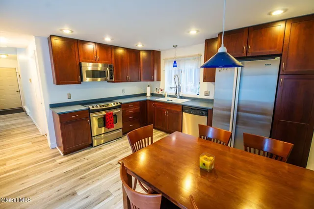 $249,000 | 14 Elizabeth Lane, Queensbury, NY 12804