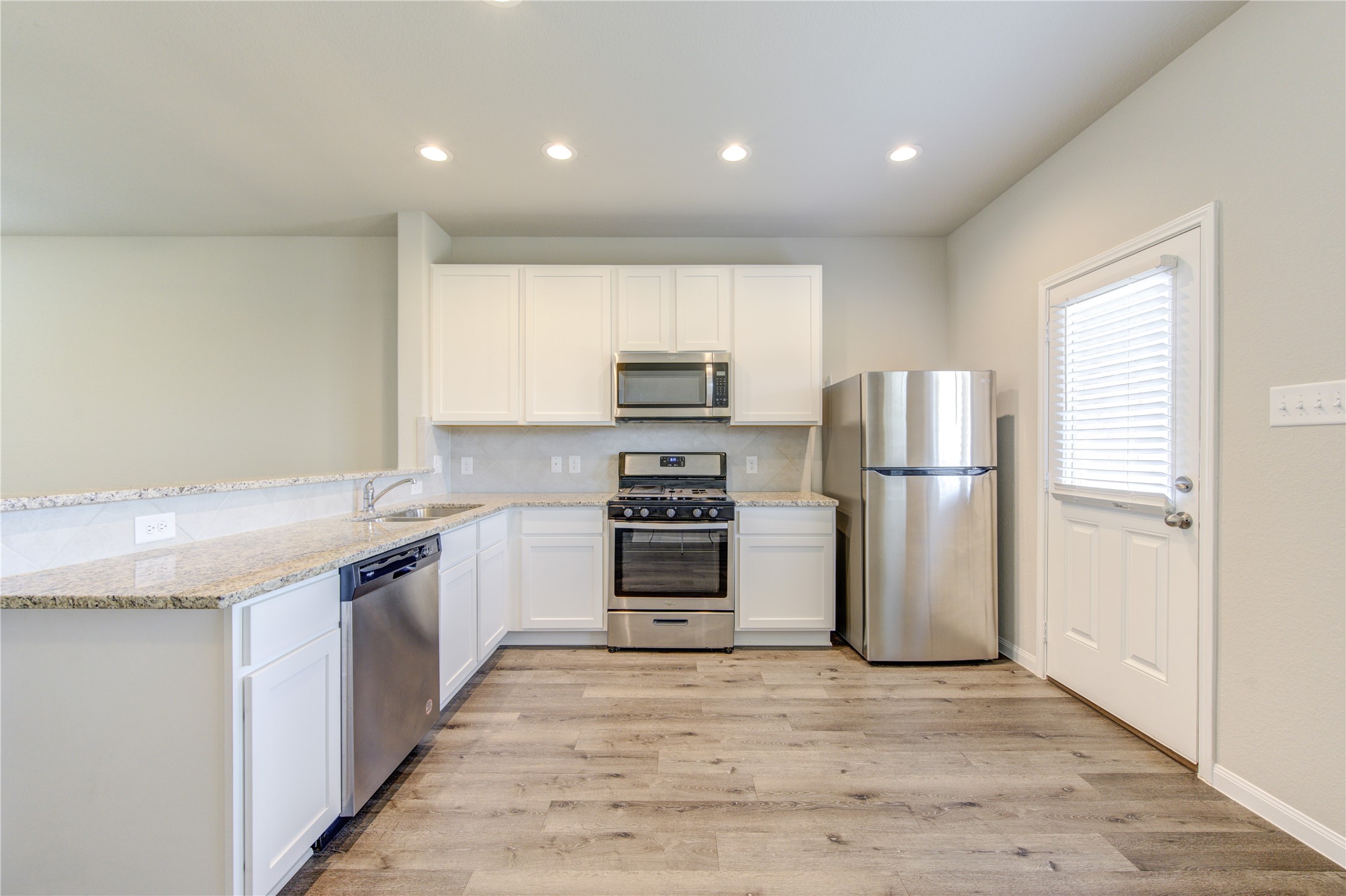 2534 Sturgeon Way Conroe, TX 77384 - Photo 10 of 28