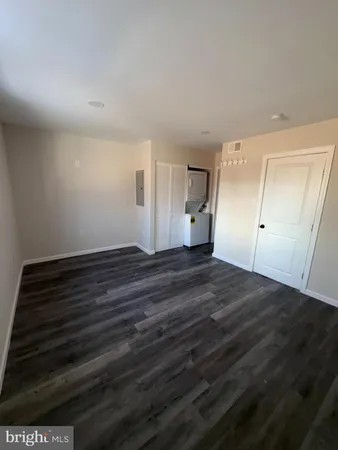 $1,300 | 105 Devereaux Avenue, Unit 1, Philadelphia, PA 19111