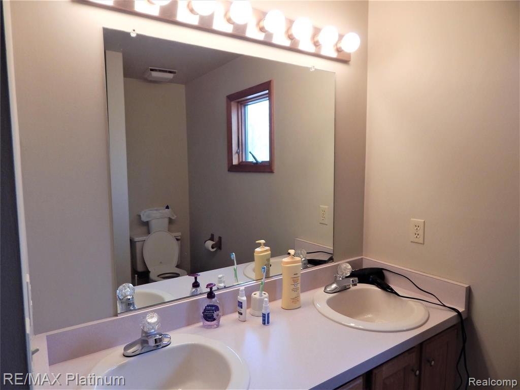 6301 Rivers Edge Drive Howell, MI 48855 - Photo 46 of 85