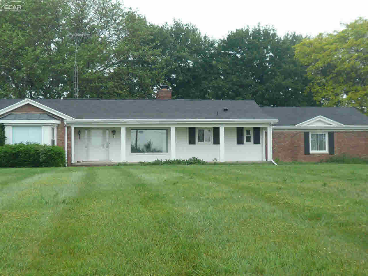 8067 North Center Road Mount Morris, MI 48458 - Photo 1 of 18 21304473.JPG