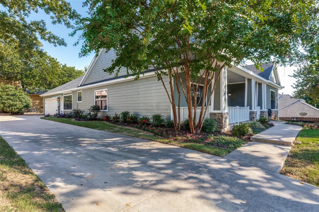 1517 Valley Creek Road Denton, TX 76205 - Photo 3 of 38