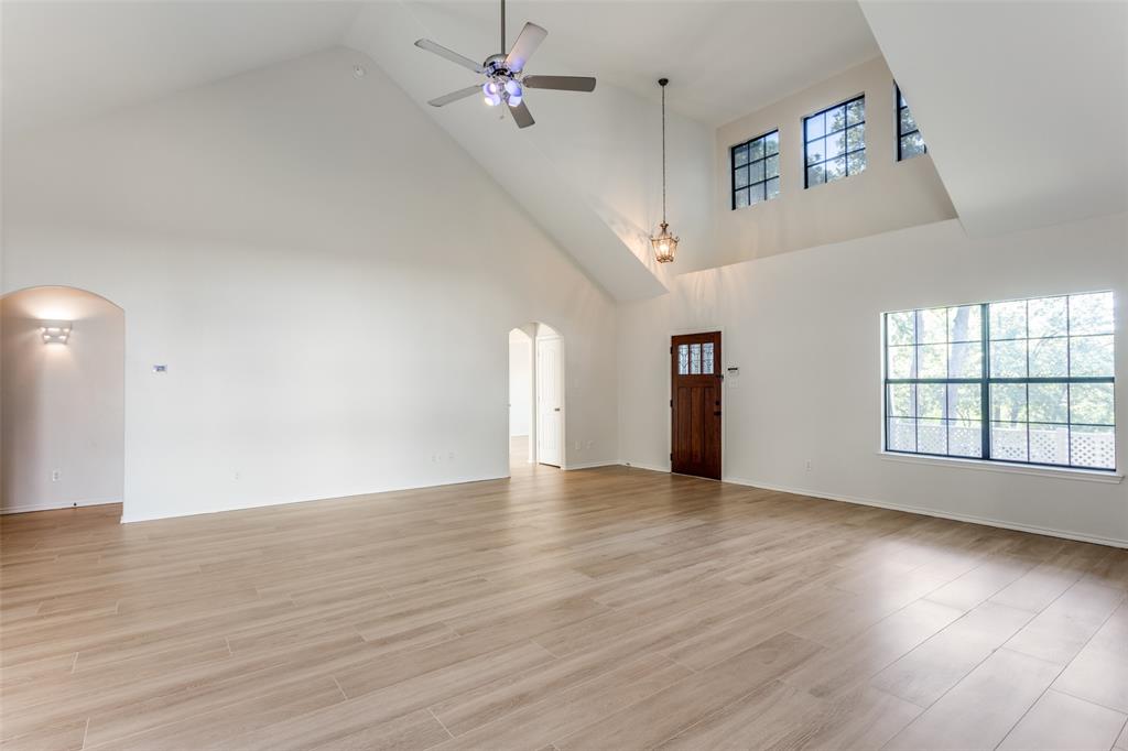 1517 Valley Creek Road Denton, TX 76205 - Photo 7 of 38