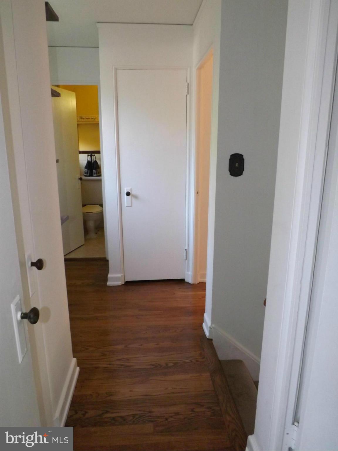 6 Ridge Road, Unit Q Greenbelt, MD 20770 - Photo 21 of 30 Upstairs Hallway