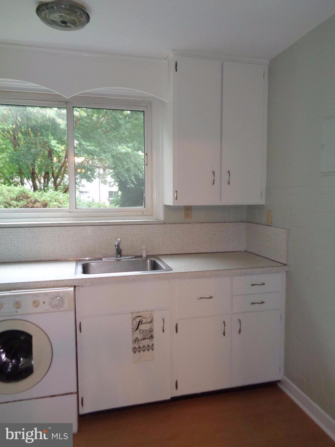6 Ridge Road, Unit Q Greenbelt, MD 20770 - Photo 7 of 30 New Kitchen Facelift with Designer Colors