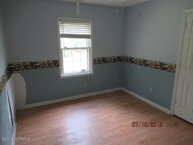 3702 Country Club Road Morehead City, NC 28557 - Photo 12 of 16 Bedroom3