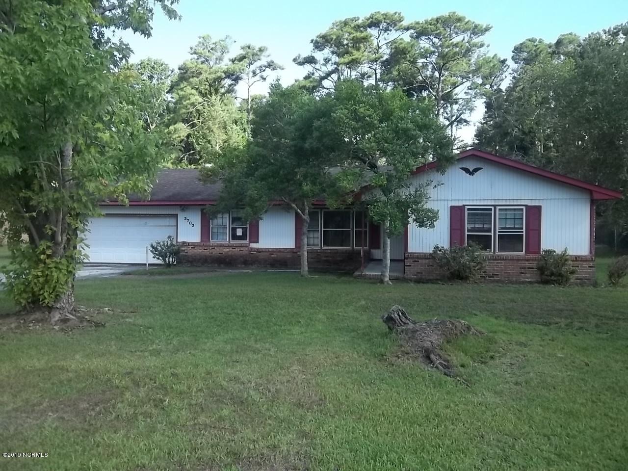 3702 Country Club Road Morehead City, NC 28557 - Photo 16 of 16 Main Front