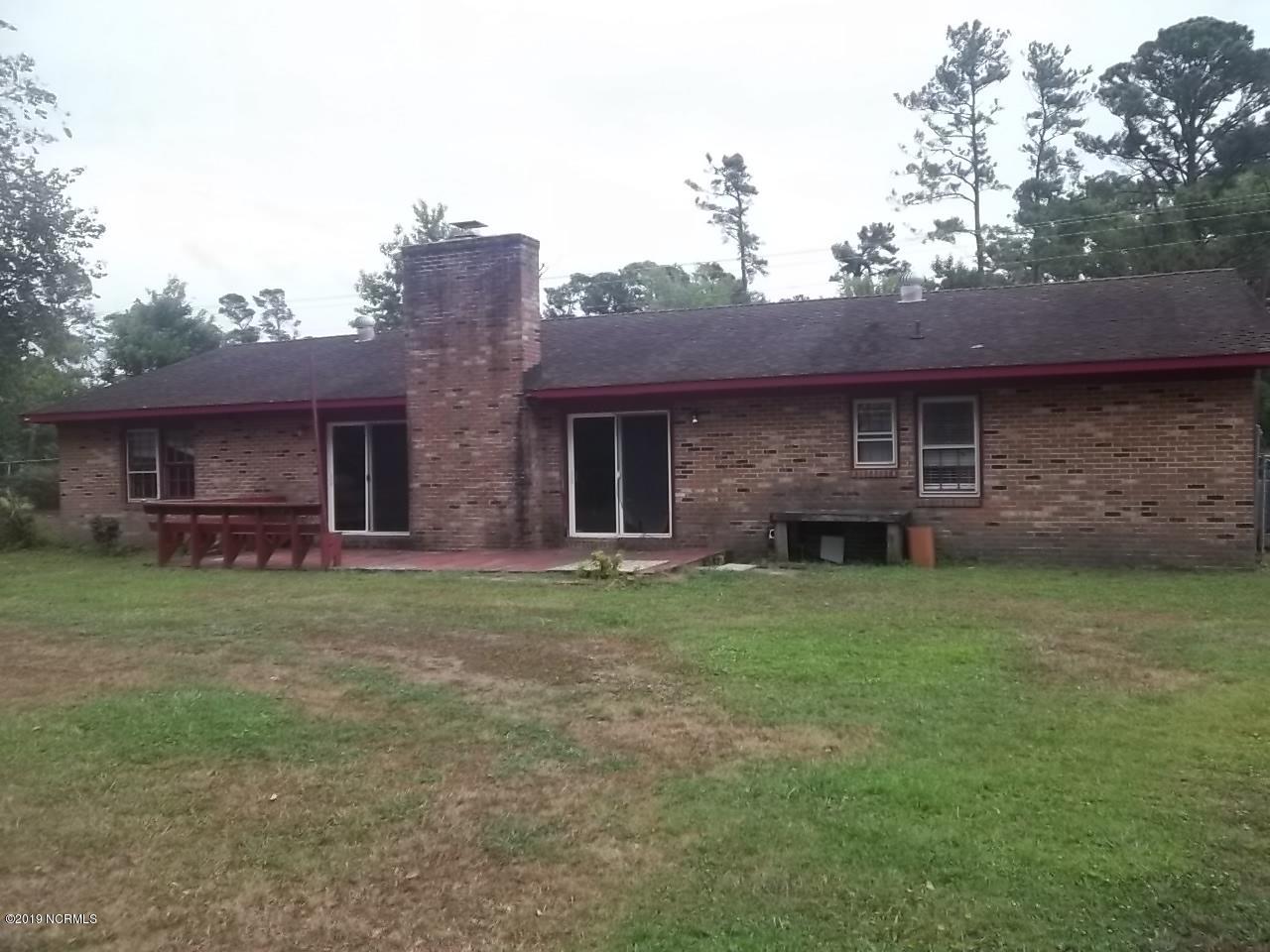 3702 Country Club Road Morehead City, NC 28557 - Photo 3 of 16 Rear Elevation