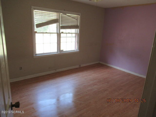 3702 Country Club Road Morehead City, NC 28557 - Photo 10 of 16 Bedroom2