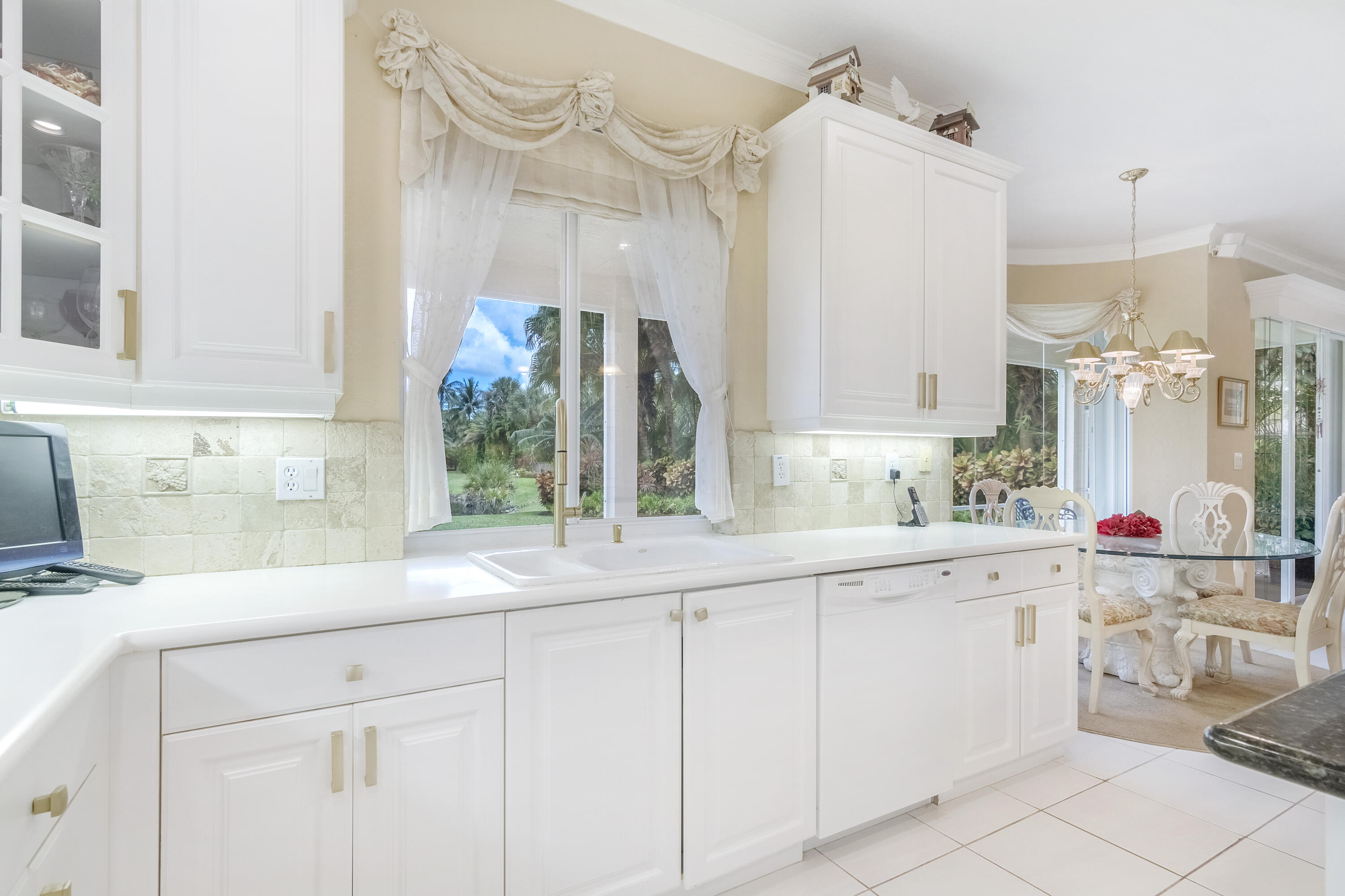 19434 Estuary Drive Boca Raton, FL 33498 - Photo 45 of 87 Pass-thru Window