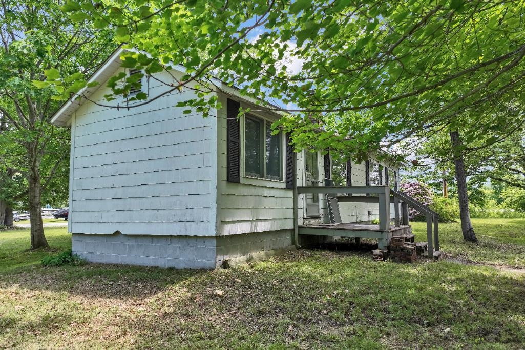 4 Varney Point Road Gilford, NH 03249 - Photo 4 of 60