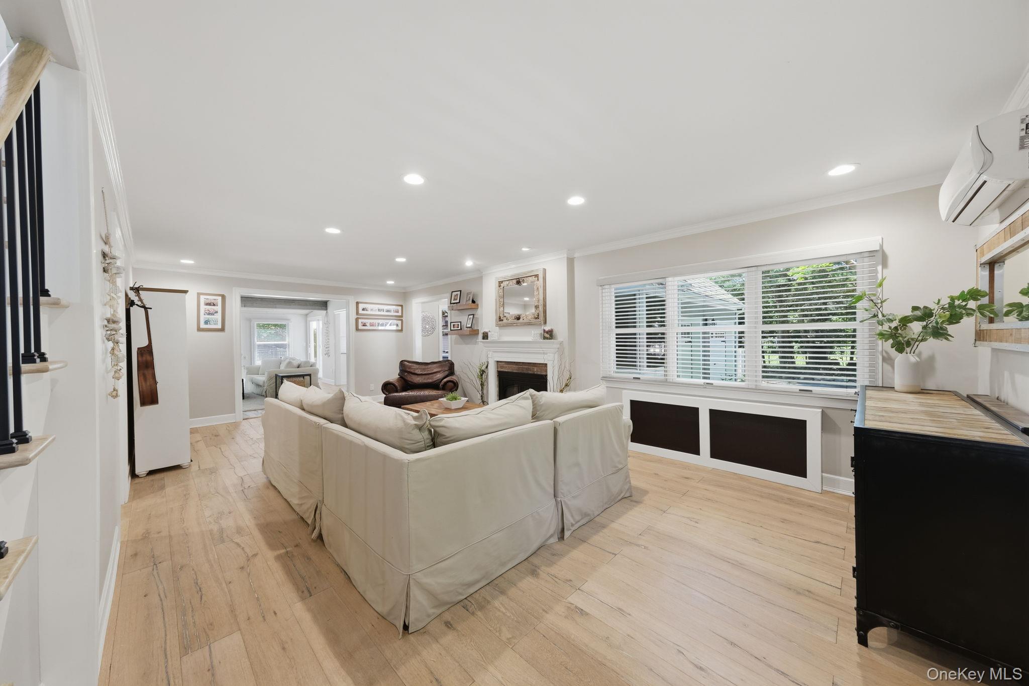 30 Landing Meadow Road Smithtown, NY 11787 - Photo 6 of 50