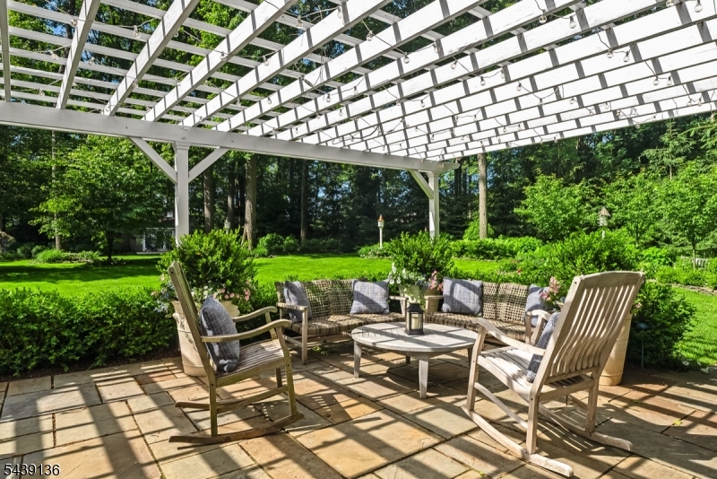 11 Red Oak Row Chester, NJ 07930 - Photo 35 of 50